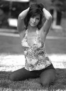 Courteney Cox - Bare Midriff Photoshoot - 10xUHQ