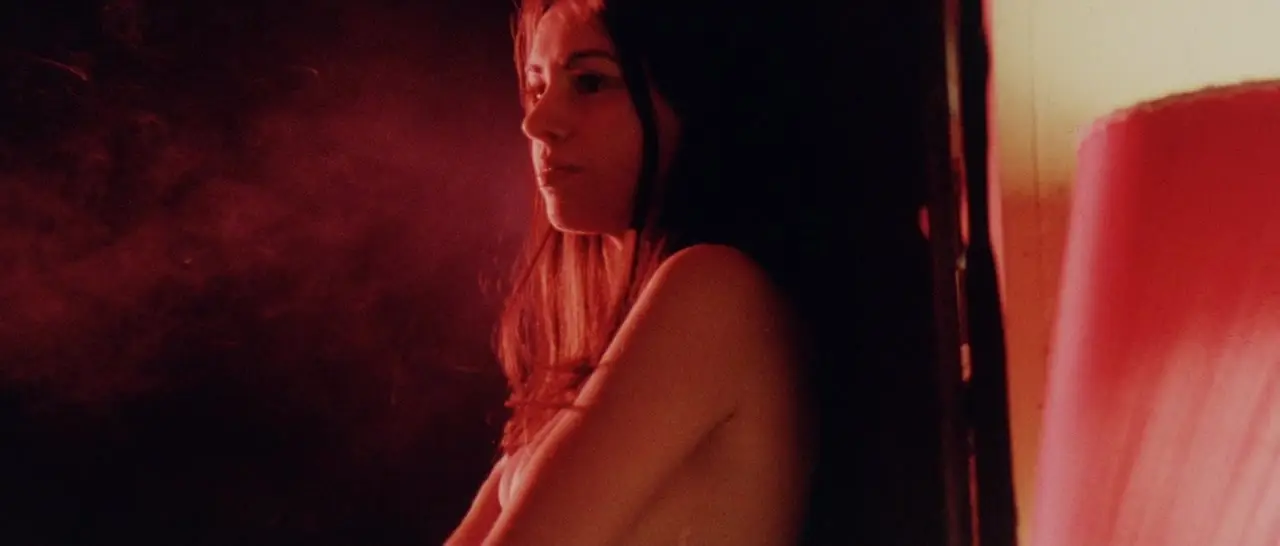 The Hot Nights of Linda / Les nuits brûlantes de Linda (1975) .