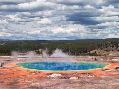 Extraordinary  Images of  Yellowstone