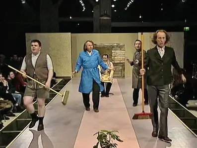 Le Défilé - a show by Jérôme Deschamps & Macha Makeïeff (1995)