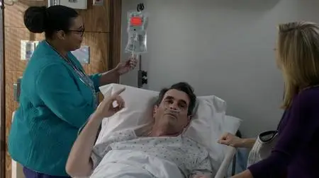 Modern Family S09E12