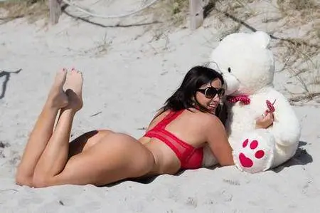 Claudia Romani - red lingerie while playing with a teddy bear - Miami, 2-11-2018