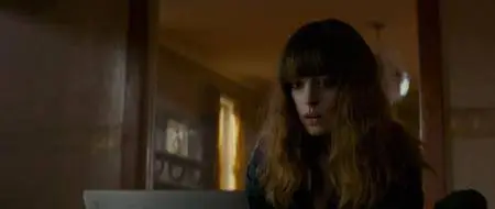 Colossal (2016)