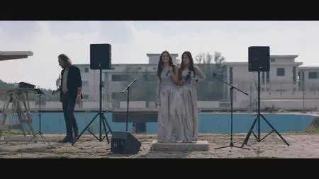 Indivisibili / Indivisible (2016)