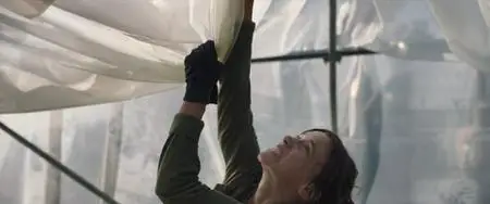 La nuée / The Swarm (2020)