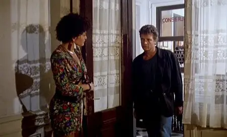 Spiando Marina / The Smile of the Fox (1992)