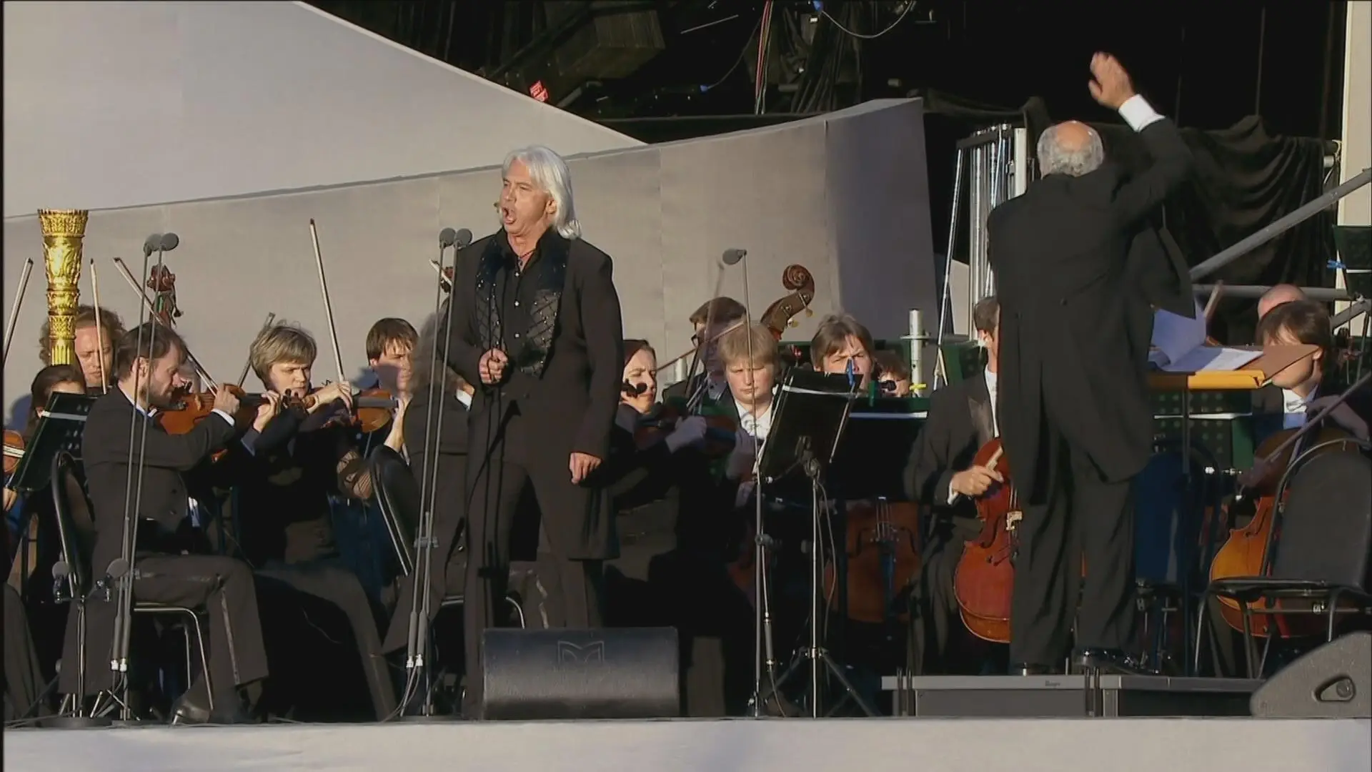 Anna Netrebko & Dmitri Hvorostovsky: Live from Red Square, Moscow (2013)