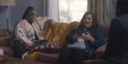 Shrill S01E03