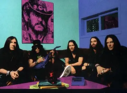 Slash Featuring Myles Kennedy and The Conspirators - Living The Dream (2018)