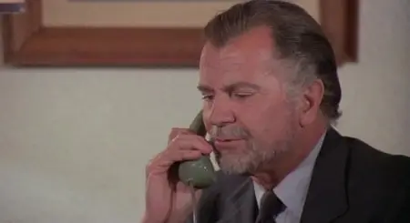 A tutte le auto della polizia / The Maniac Responsible (1975)