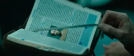 Pagwa / The Old Woman with the Knife (2025)