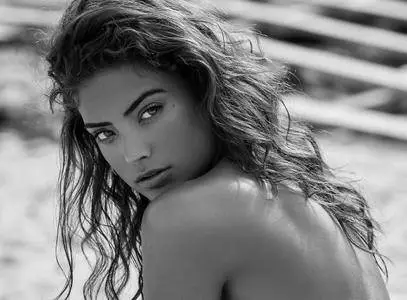 Vanessa Moe by Melinda Cartmer