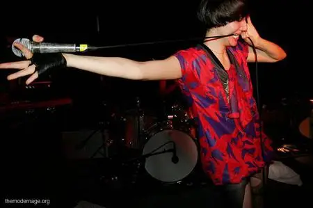 Yeah Yeah Yeahs - Is Is EP 
