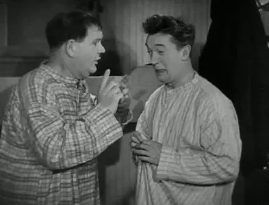 LAUREL & HARDY: The Live Ghost (1934)