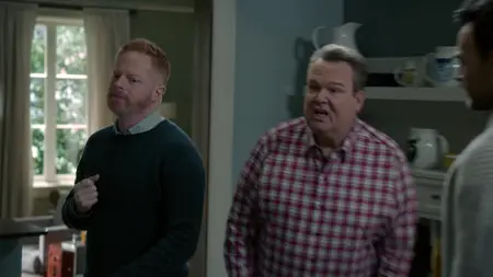 Modern Family S09E13