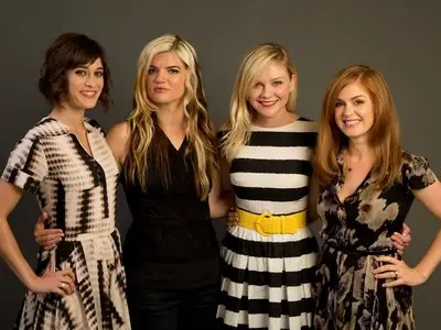 Kirsten Dunst, Lizzy Caplan, Isla Fisher & Leslye Headland - Photoshoot October 2012 