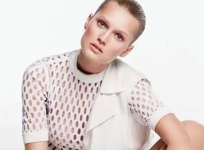 Toni Garrn by David Roemer for Harper's Bazaar Brazil April 2015