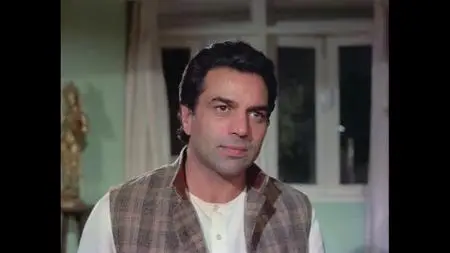 Chupke Chupke (1975)