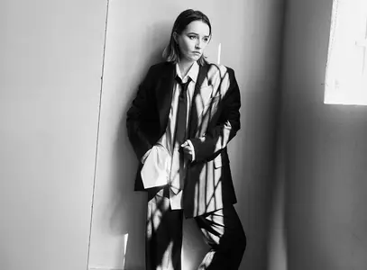 Kaitlyn Dever by Nic Walker for The New York Times Style Australia May 2025