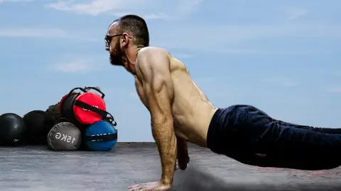 Ultimate Bodyweight Workout | Calisthenics Beginners Course