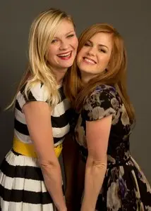 Kirsten Dunst, Lizzy Caplan, Isla Fisher & Leslye Headland - Photoshoot October 2012 