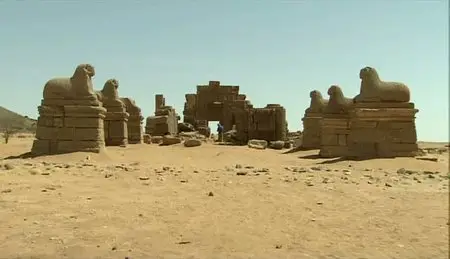 (Fr5) Un soir au musée du Louvre : Au royaume de Méroé, Mouweis, une ville sous le sable (2010)