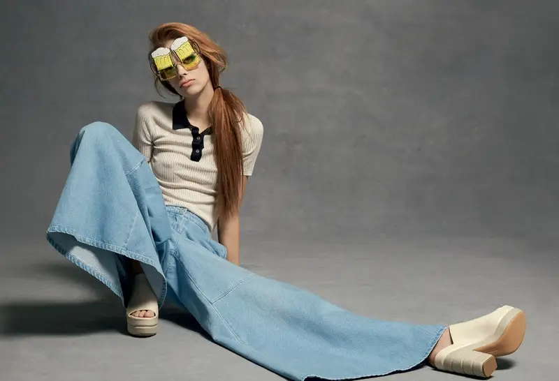 Lexi Boling by Roe Ethridge for V Magazine #94 Spring 2015