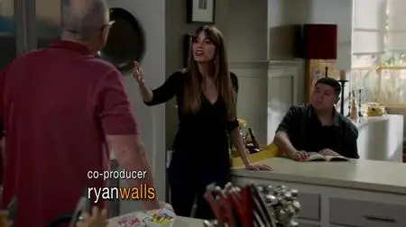 Modern Family S09E11