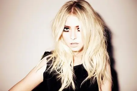 Taylor Momsen - Elliott Morgan Photoshoot 2014 for Fiasco Magazine