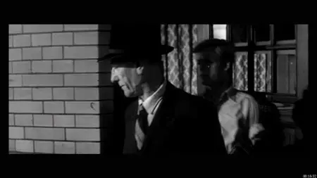 Als twee druppels water / The Dark Room of Damocles - by Fons Rademakers (1963)