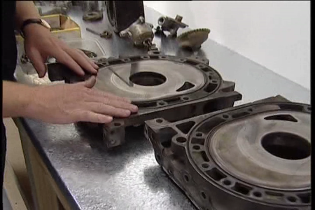 Mazda RX-7 - Engine Rebuild Video: DIY-RE 13B