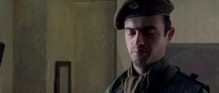 Savior (1998) + Commentary