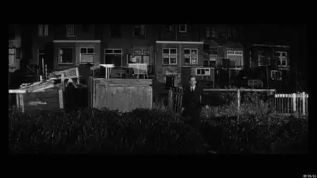 Als twee druppels water / The Dark Room of Damocles - by Fons Rademakers (1963)