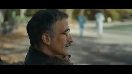 Halston S01E04