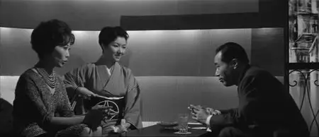 Onna ga kaidan wo agaru toki / When a Woman Ascends the Stairs (1960)