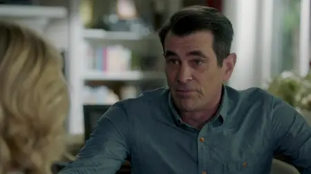 Modern Family S09E11