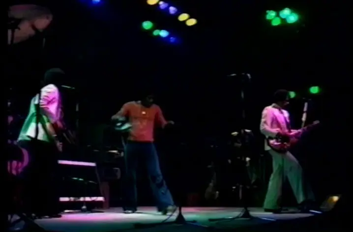 Santana - Live at Hammersmith Odeon - 1976 / AvaxHome
