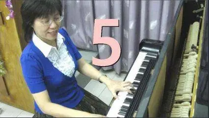 #5 Play Piano Trick EZ Polychord Hands play Advanced Chord