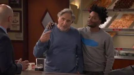 Superior Donuts S02E08