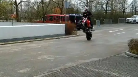 Channel 5 - Dumb Drivers: Caught In The Act (2017)