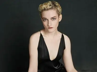 Julia Garner by Collier Schorr for Netflix Queue #9 August 2022