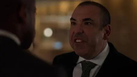 Suits S08E01