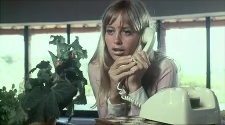 Die Screaming, Marianne (1971)