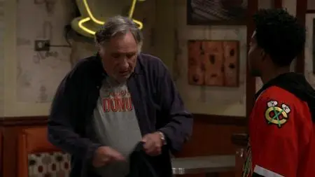 Superior Donuts S01E04