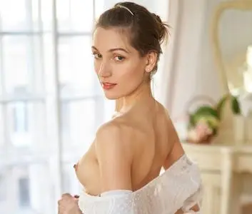 Alisha Brendy by Andrey Levitan