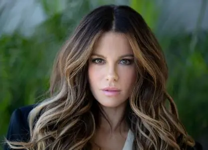 Kate Beckinsale by Kirk McKoy for The Los Angeles Times March 2019