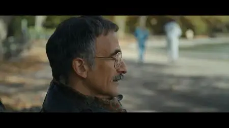 Halston S01E04