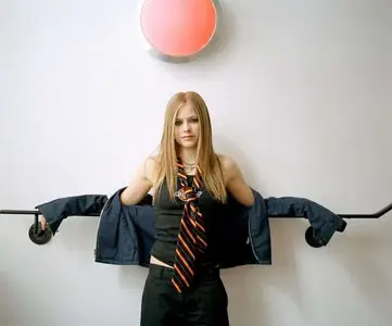 Avril Lavigne - Anna Schori Photoshoot (Repost)