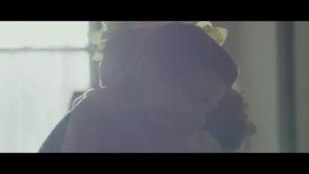 Halston S01E04
