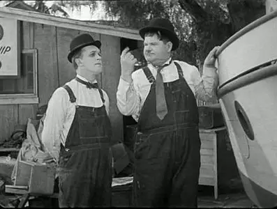 Dick & Doof kaufen ein Schiff (1932)